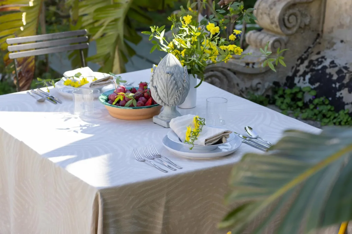 Tovaglia Bacco in lino e cotone stone washed