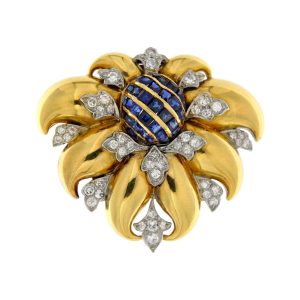 Spilla in oro giallo e bianco Cusi con diamanti 0,45 ct e zaffiri