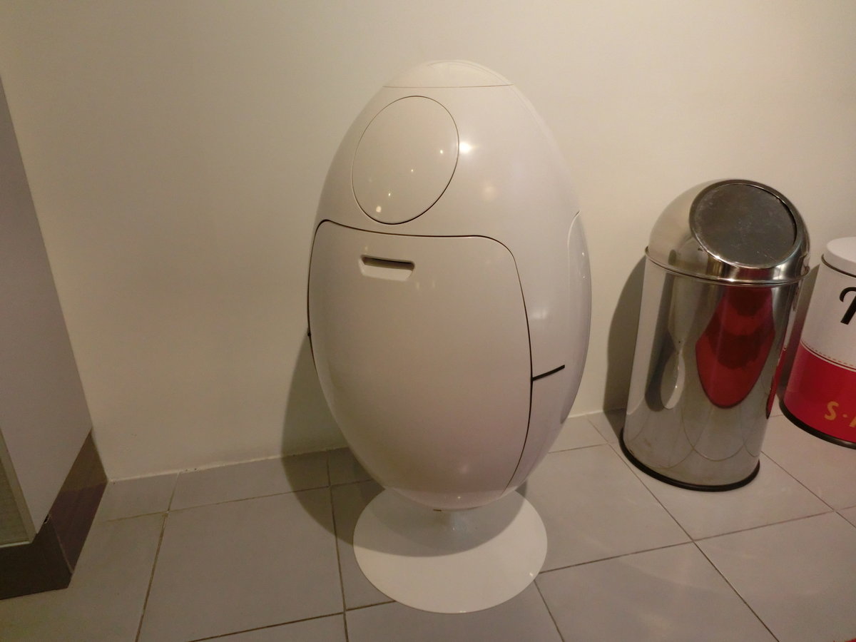 Pattumiera, ovetto, soldi design    (colore a scelta tra bianco e bianco/porte colorate)